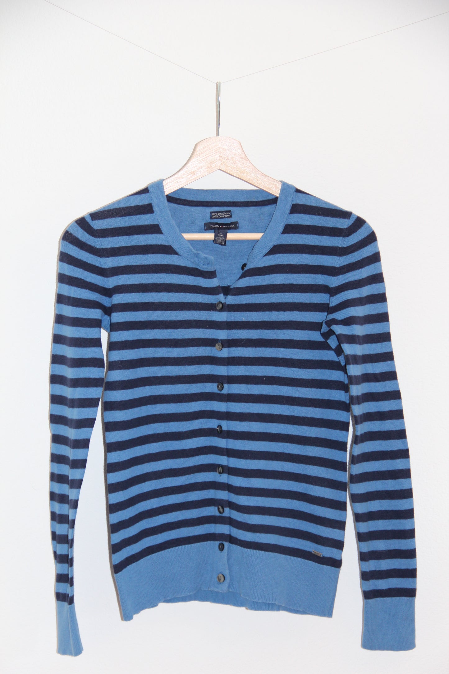 Vintage Tommy Hilfiger Pullover – Blau mit schwarzen Streifen