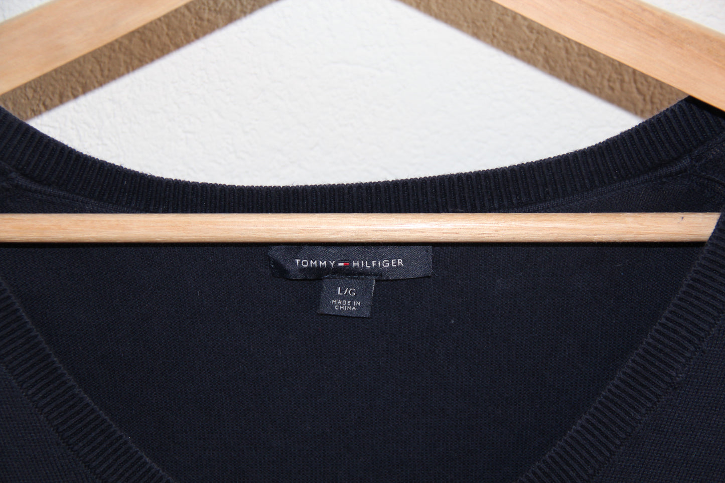 Vintage Tommy Hilfiger Pullover – Dunkelblau mit weißen Punkten
