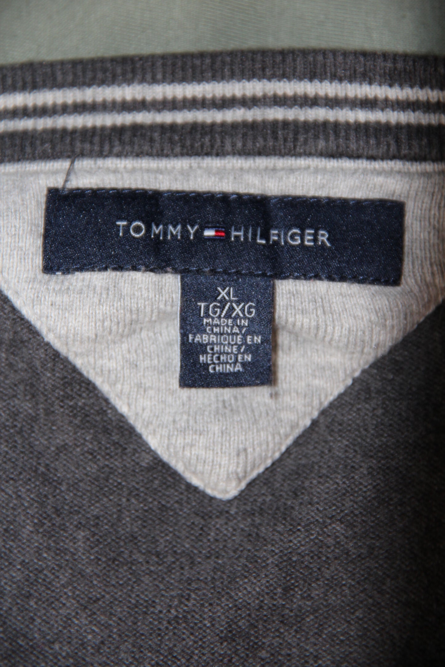 Vintage Tommy Hilfiger V-Neck Strickpullover – Dunkelgrau